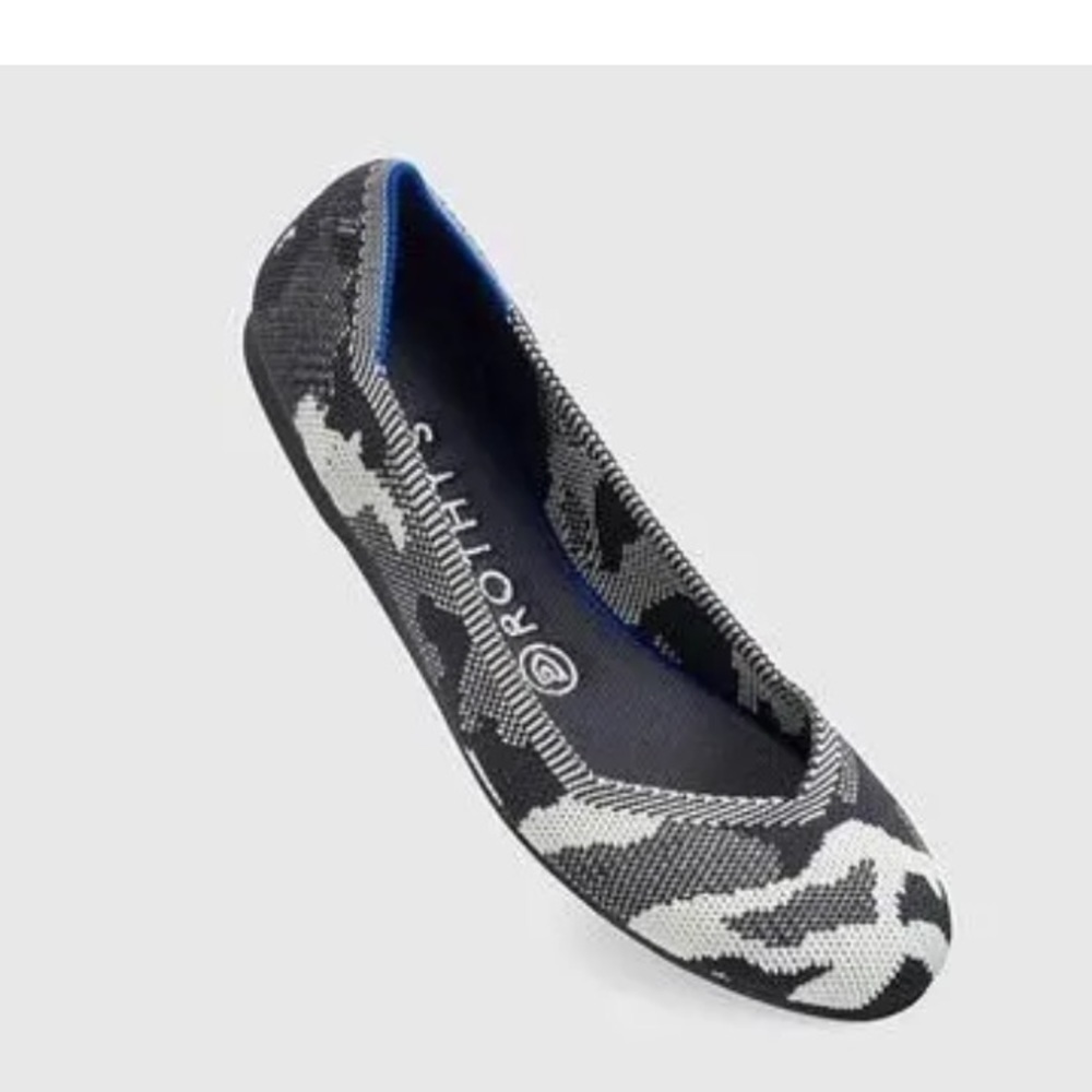 Rothys 7 women’s flats The Round Toe Camo Print Black & White